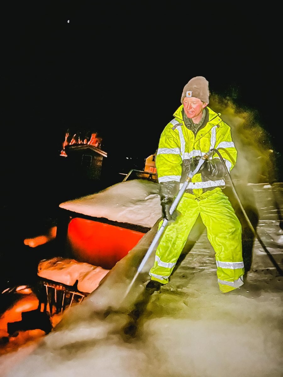 GLORY-WORKS-ICE DAM STEAMING-JORDAN GULBRANSON-1